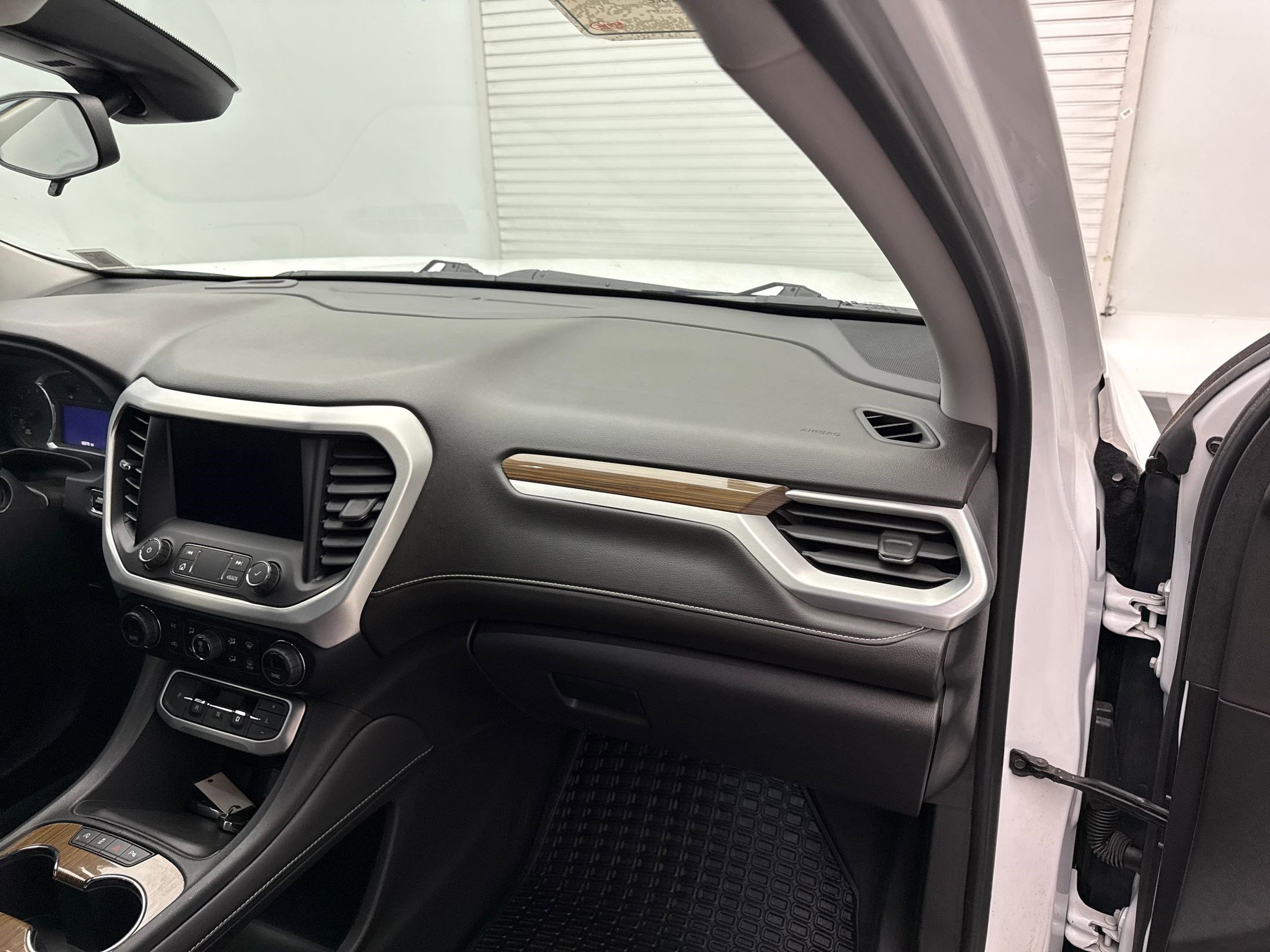 2021 Gmc Acadia SLE photo 26