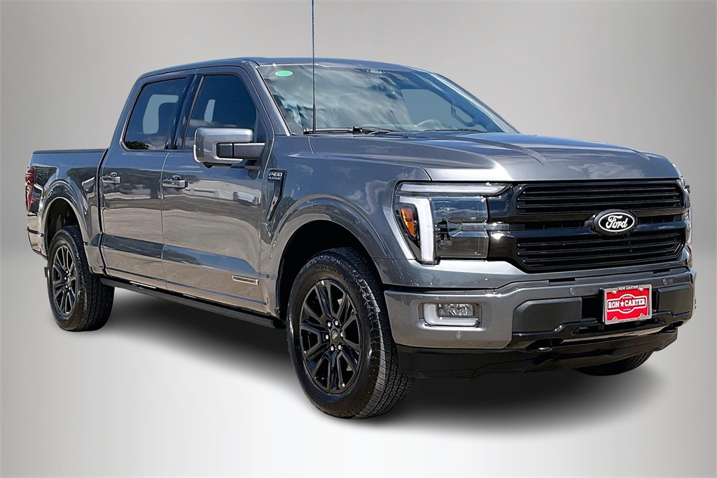2025 Ford F-150 Platinum's photo