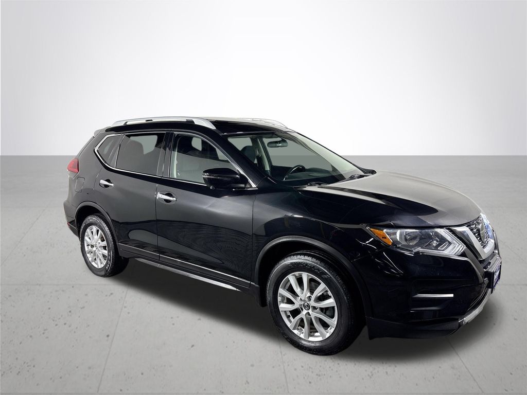 2018 Nissan Rogue SV photo 4