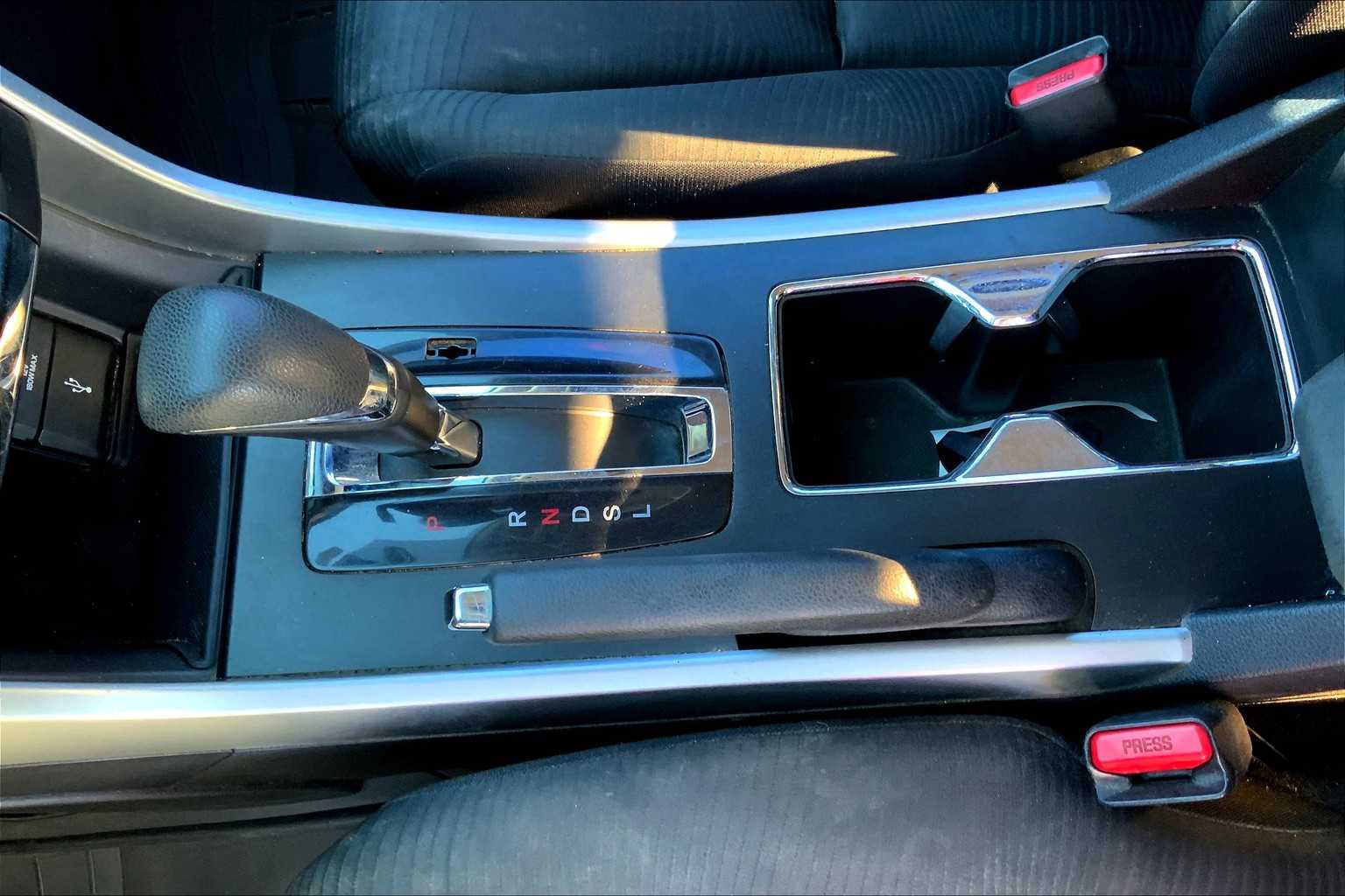 2014 Honda Accord LX photo 13
