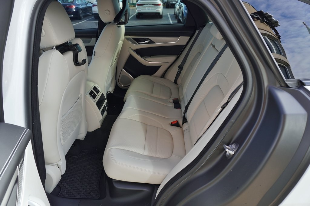 2025 JAGUAR F-PACE - Image 26