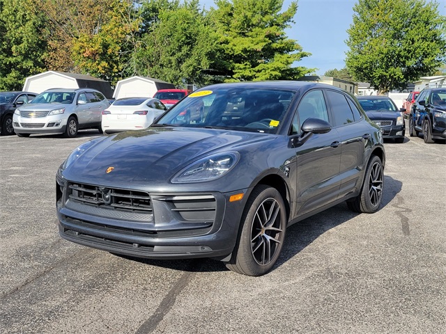 2023 Porsche Macan T photo 6
