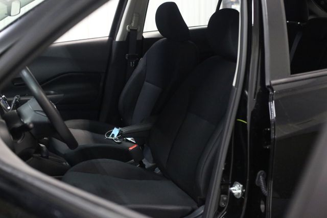 2025 Nissan Kicks Play S photo 9