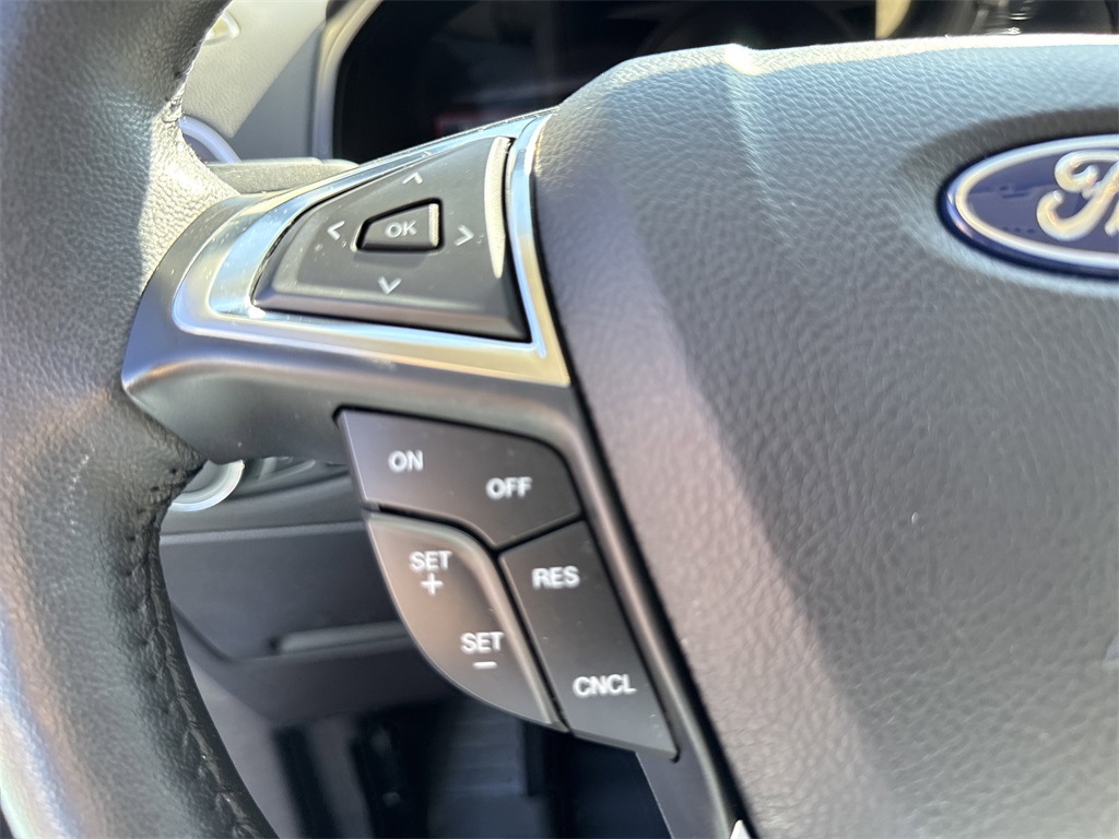 2022 Ford Edge SEL photo 31