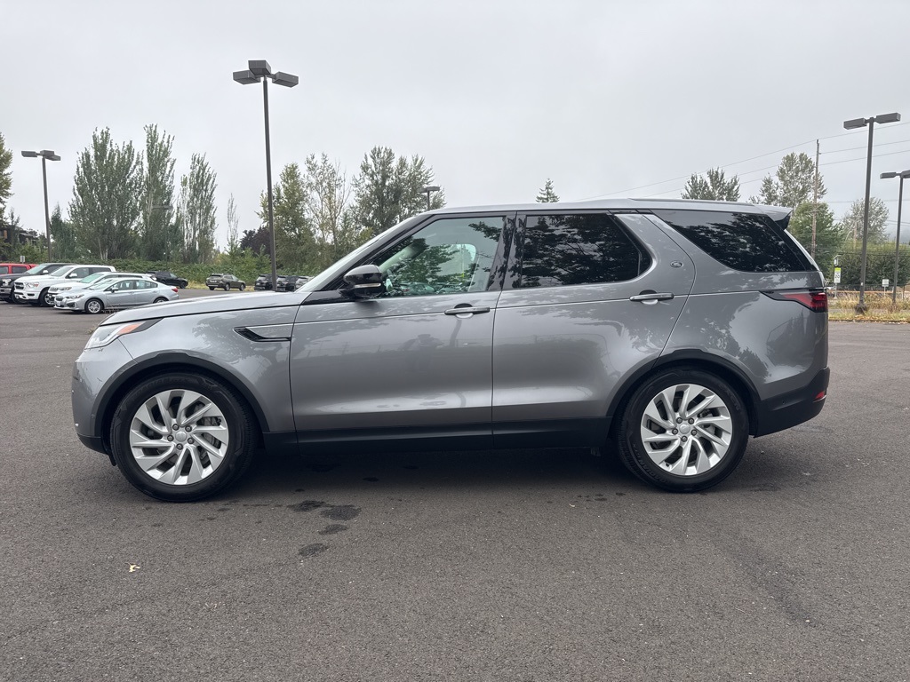 2024 Land Rover Discovery S photo 4