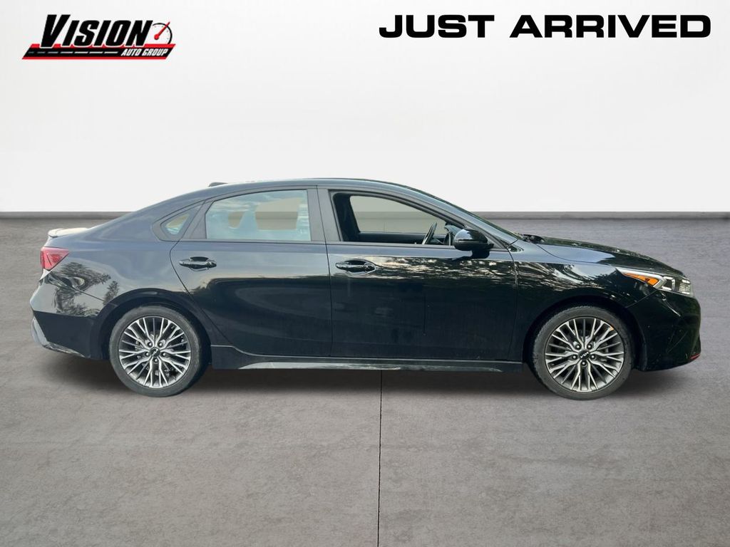 2023 Kia Forte GT-Line photo 4