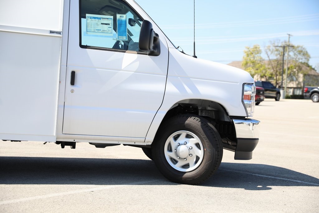 2025 Ford E-350 photo 8