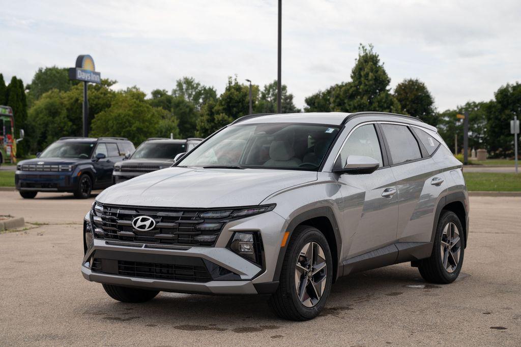 2025 Hyundai Tucson SEL photo 3