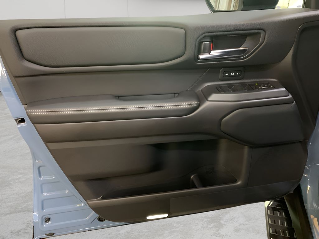 2025 Toyota Land Cruiser photo 10