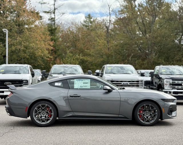 2025 Ford Mustang GT Premium photo 3