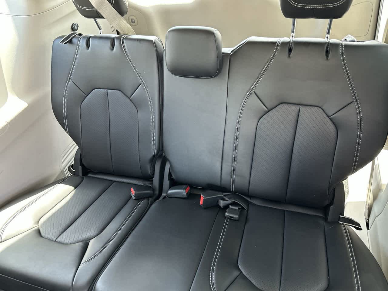 2023 Chrysler Pacifica Touring L photo 33