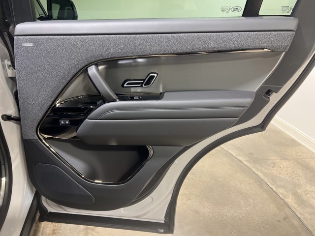 2025 Land Rover Range Rover Sport SE photo 24