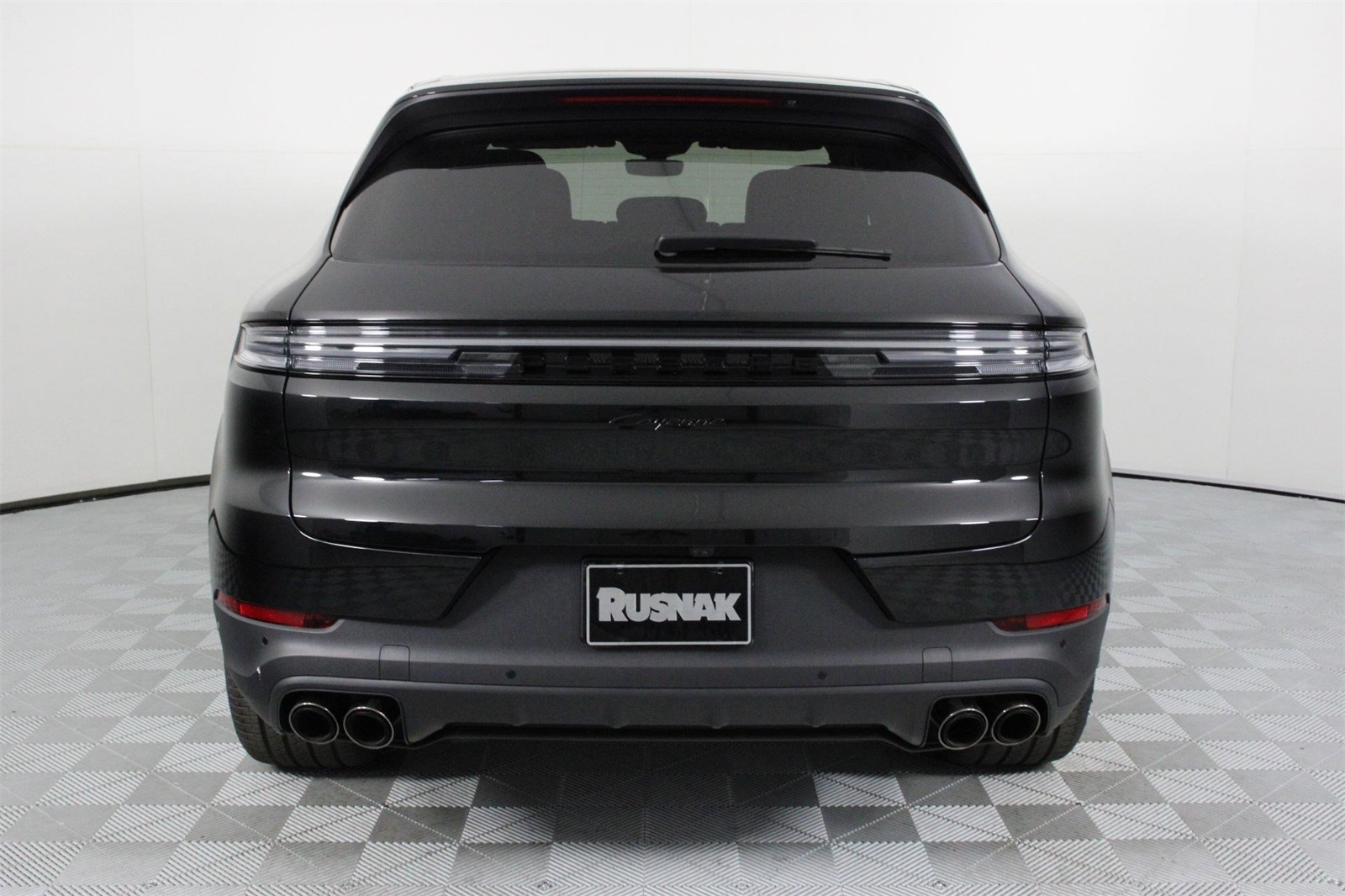 2025 Porsche Cayenne photo 6