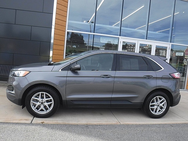 2024 Ford Edge SEL photo 2