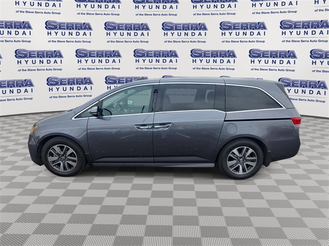 2016 Honda Odyssey Touring's photo