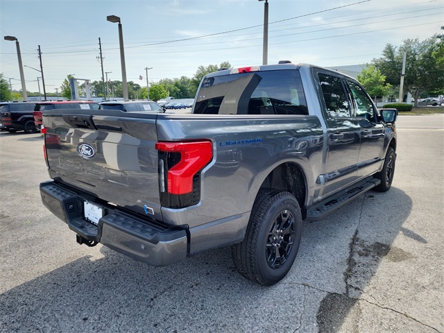 2025 Ford F-150 Lightning XLT photo 3