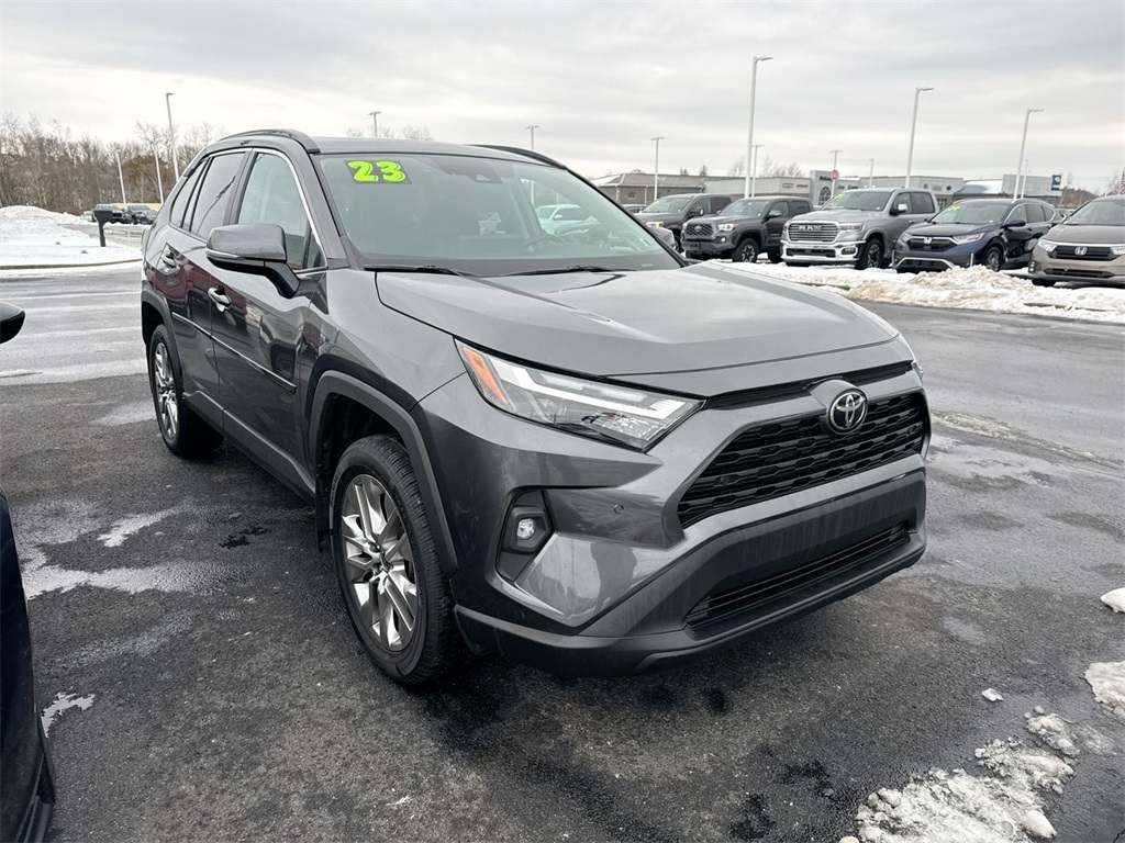 2023 Toyota RAV4 XLE Premium's photo