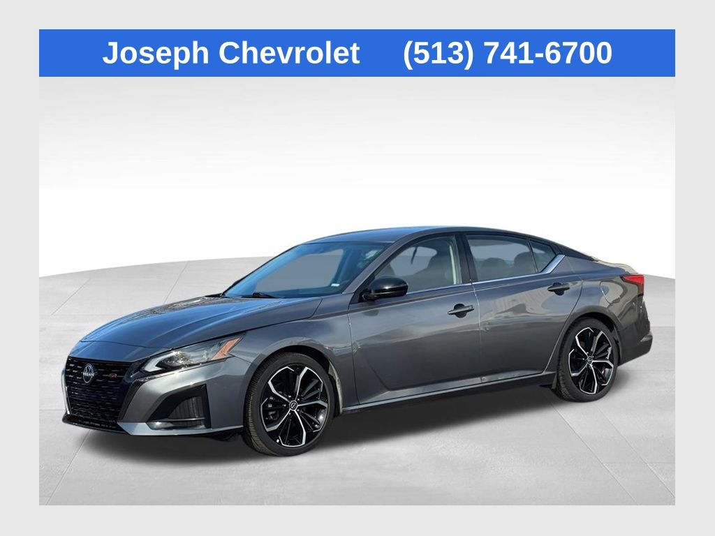 2024 Nissan Altima SR's photo