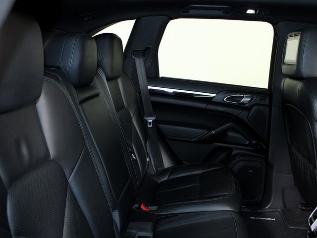 2014 Porsche Cayenne S photo 24