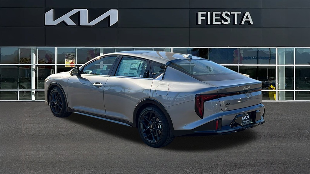 2025 Kia K4 GT-Line Turbo photo 2