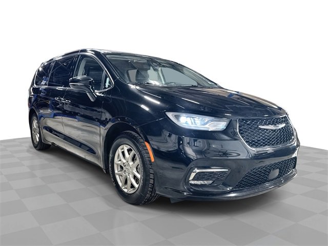 2024 Chrysler Pacifica Touring L's photo