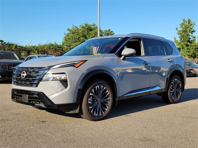 2024 Nissan Rogue Platinum photo 4