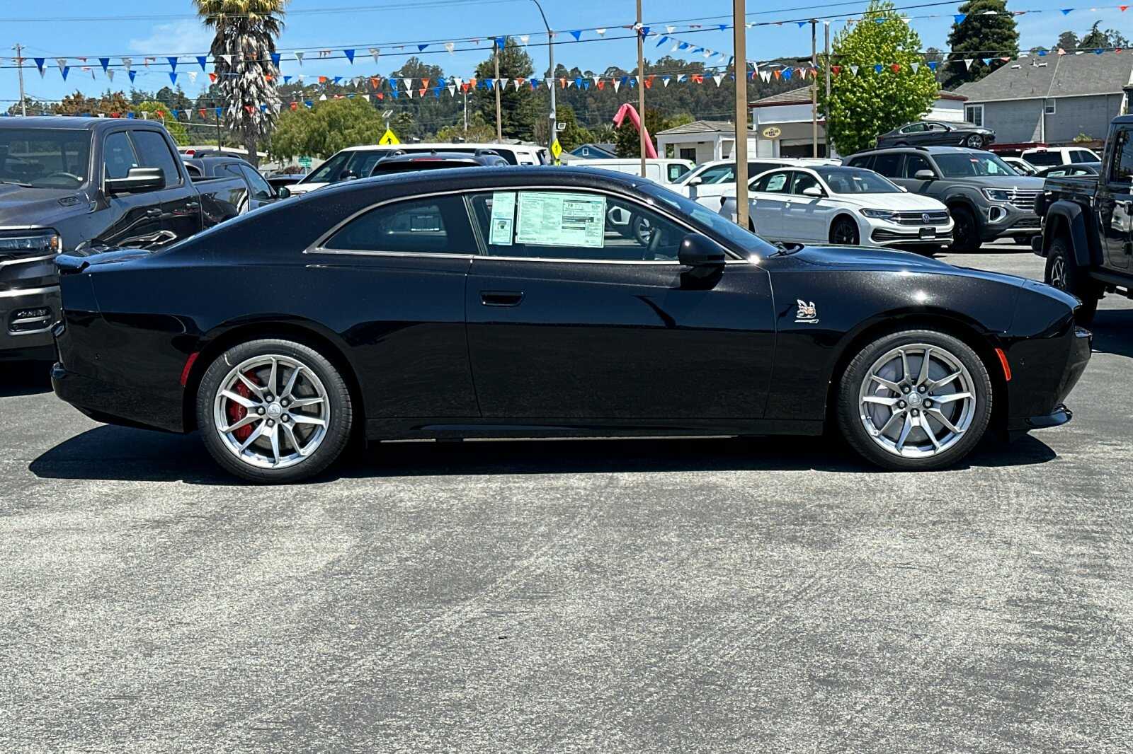 2025 Dodge Charger Daytona Scat Pack AWD photo 3