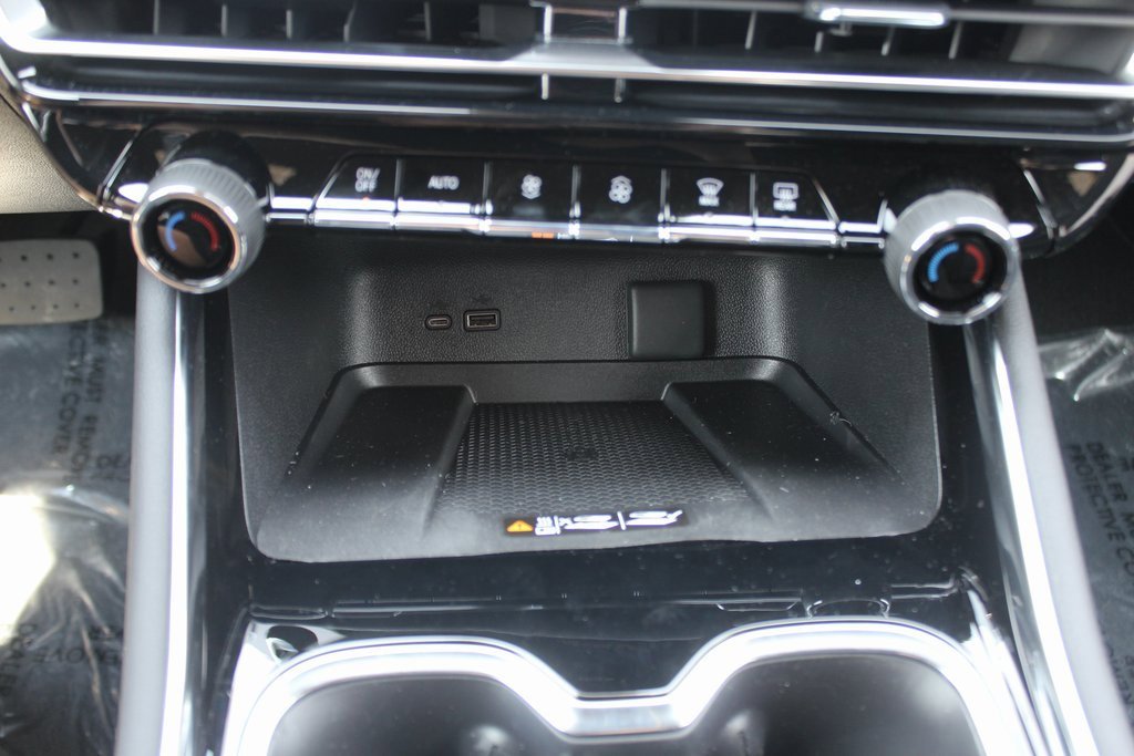 2025 Chevrolet Traverse Z71 photo 13