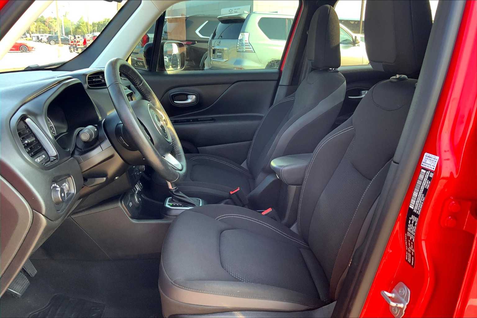 2023 Jeep Renegade Latitude photo 7