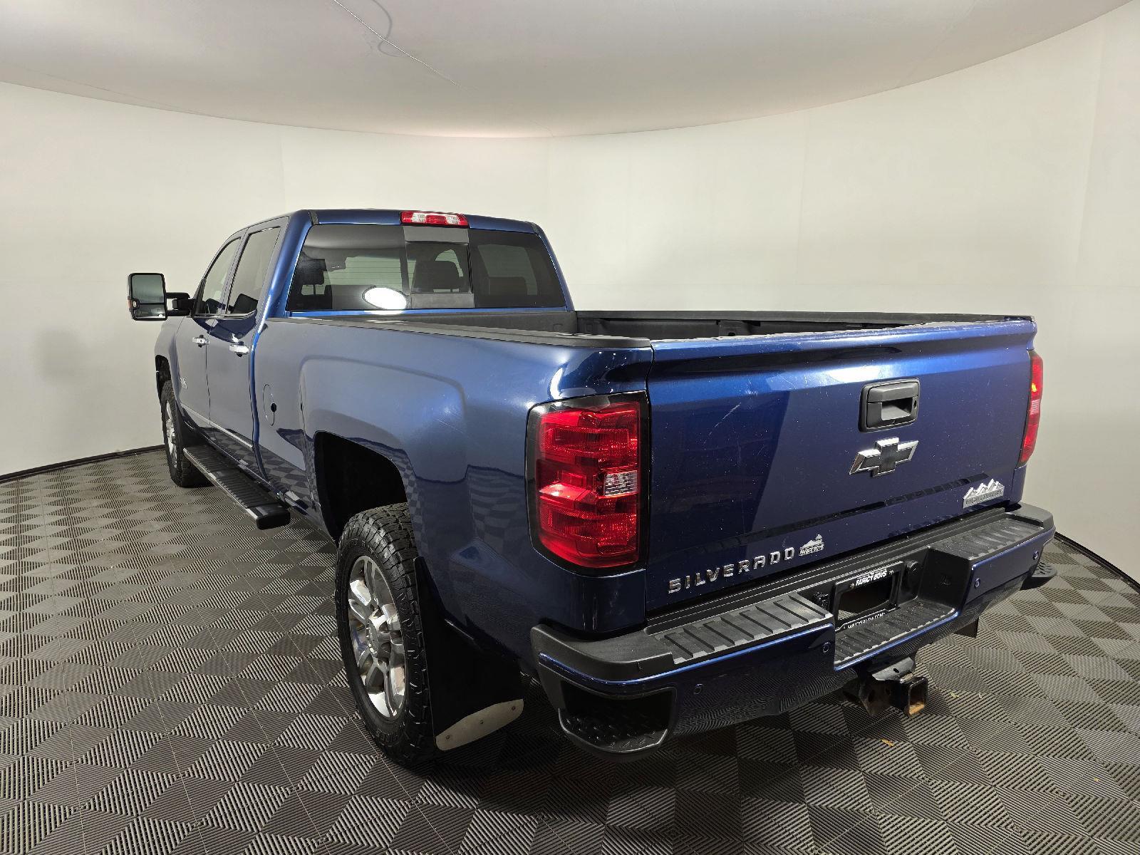 2016 Chevrolet Silverado 2500HD High Country photo 2