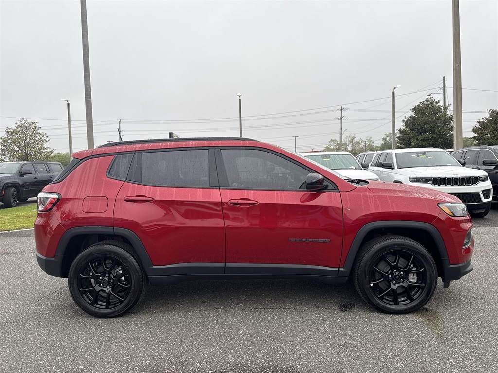 2025 Jeep Compass Latitude photo 2