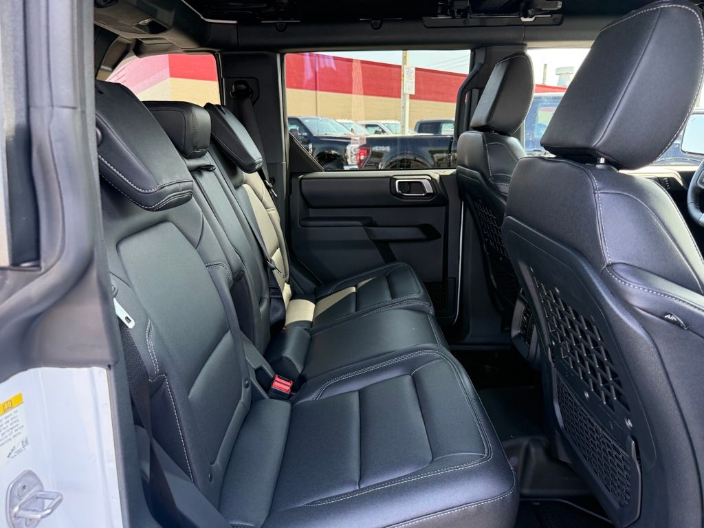 2025 Ford Bronco Badlands photo 11