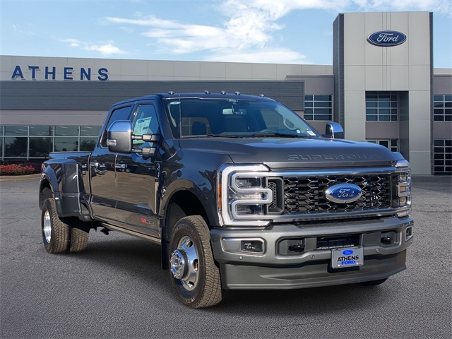 2026 Ford F-350 Super Duty Platinum's photo