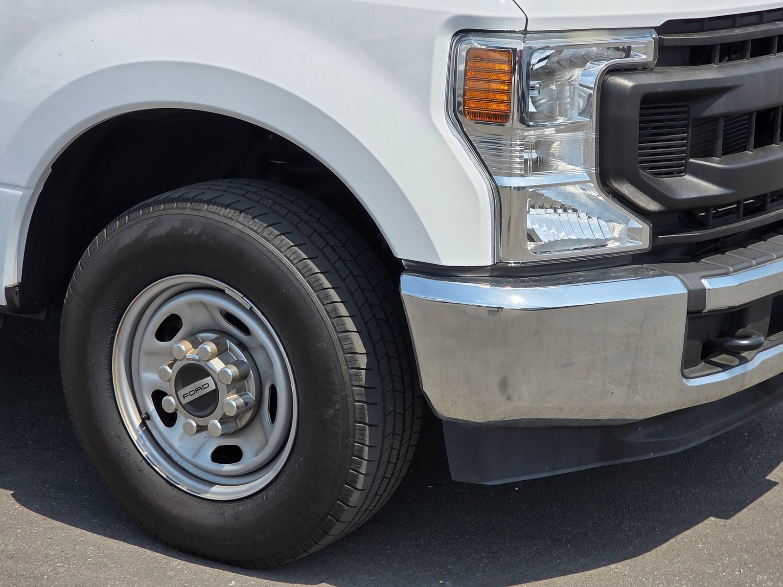 2021 Ford F-350 XL photo 4