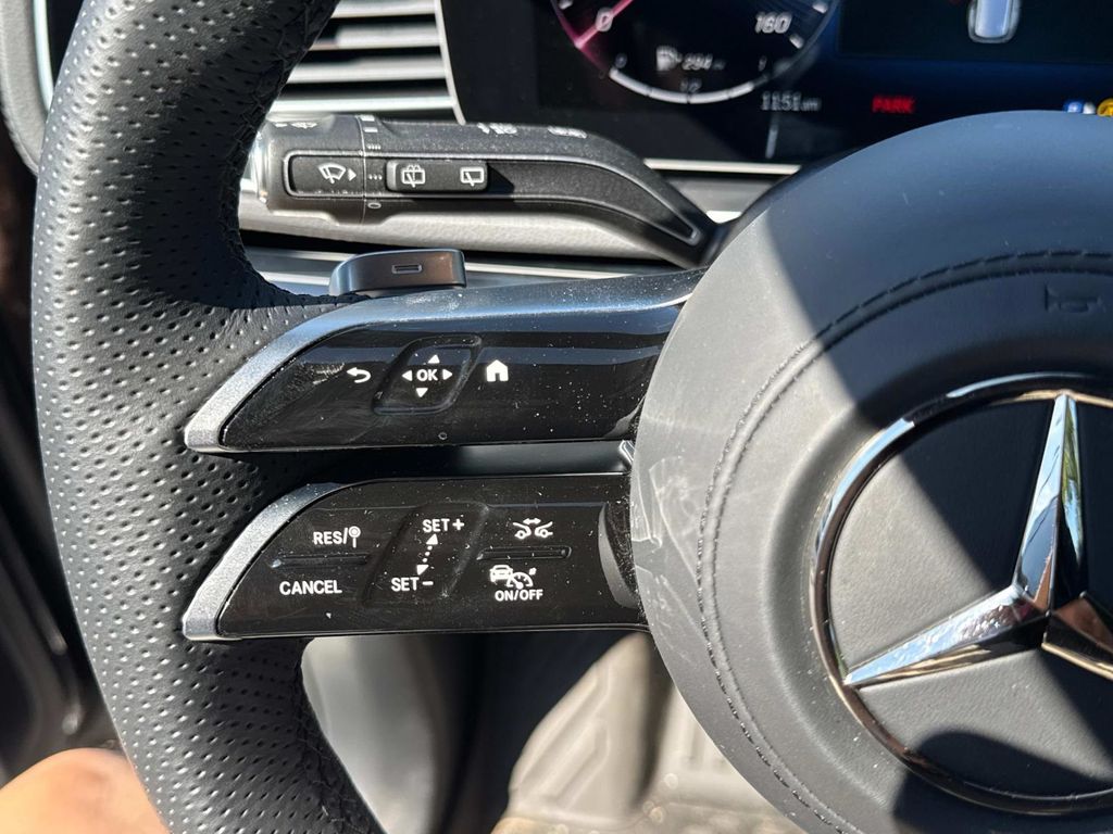 2025 Mercedes Benz GLS 580 4MATIC photo 24