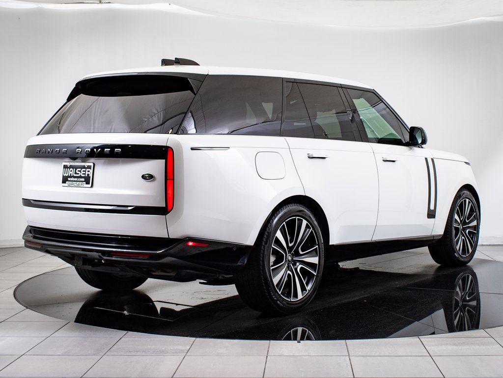 2023 Land Rover Range Rover SE photo 10