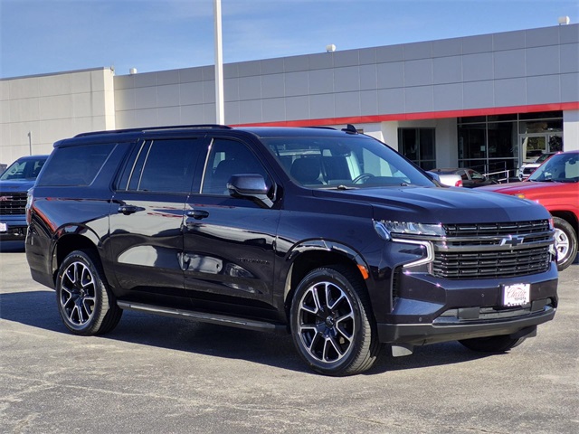 2022 Chevrolet Suburban RST's photo