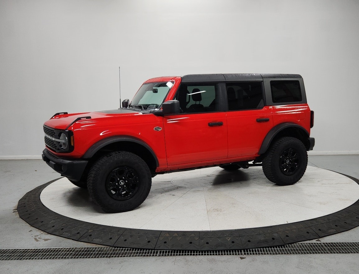 2022 Ford Bronco Wildtrak photo 2