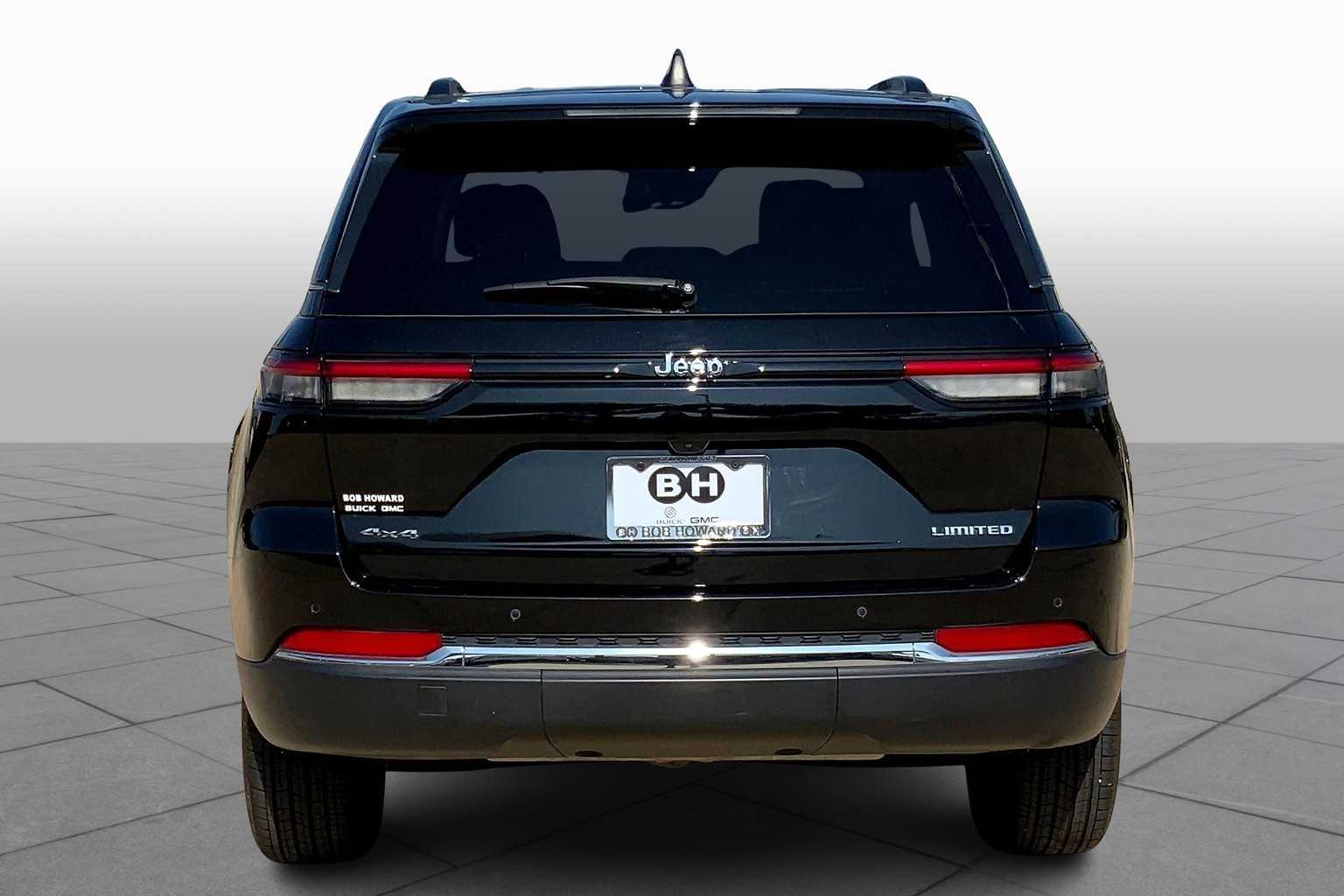 2024 Jeep Grand Cherokee Sport photo 2
