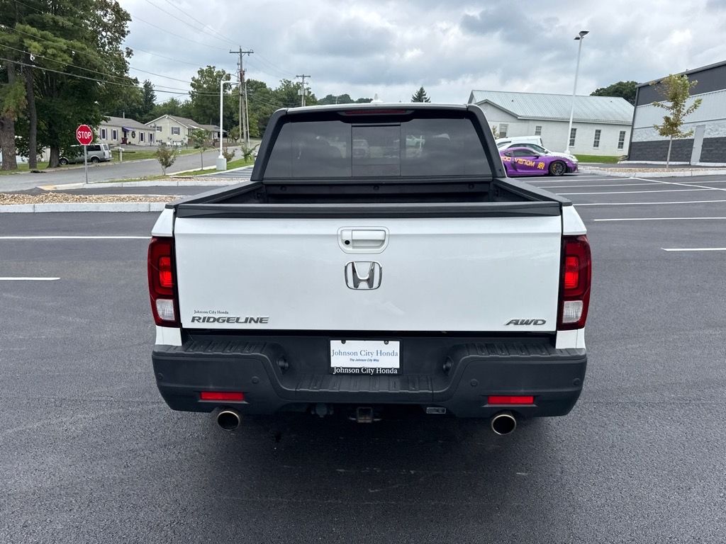 2023 Honda Ridgeline Black Edition photo 3