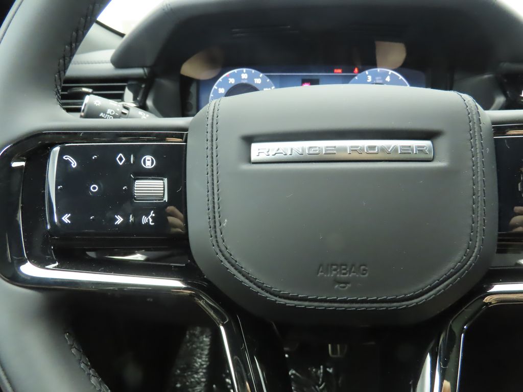 2026 Land Rover Range Rover Velar SE photo 10