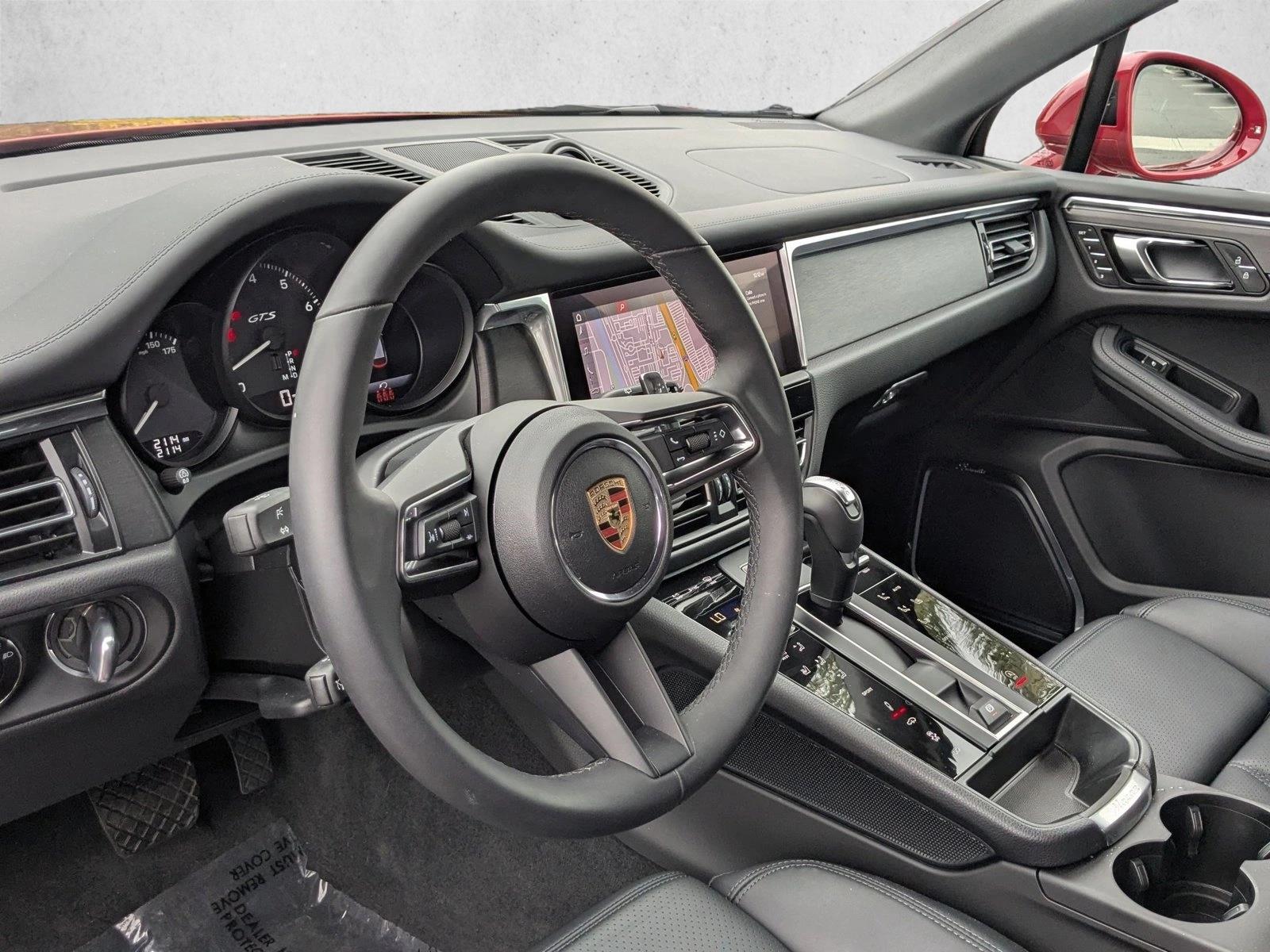 2025 Porsche Macan GTS photo 10