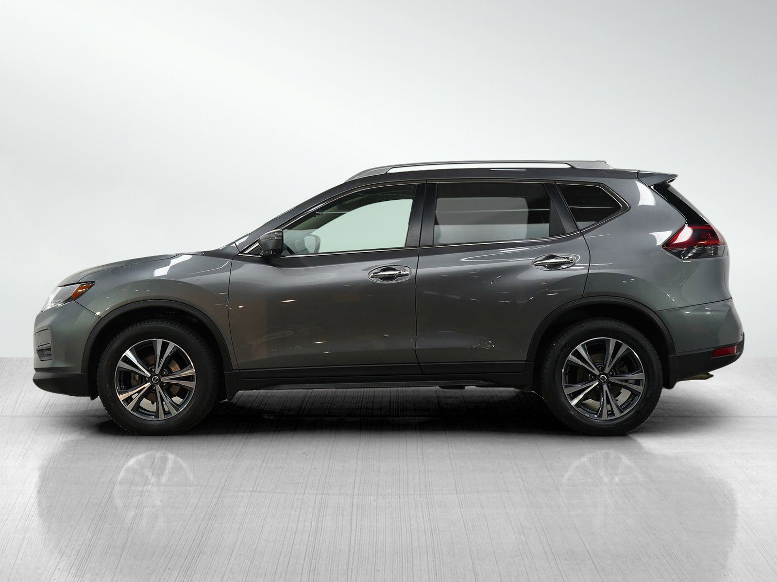 Used 2020 Nissan Rogue SV with VIN 5N1AT2MV0LC793828 for sale in Minneapolis, Minnesota