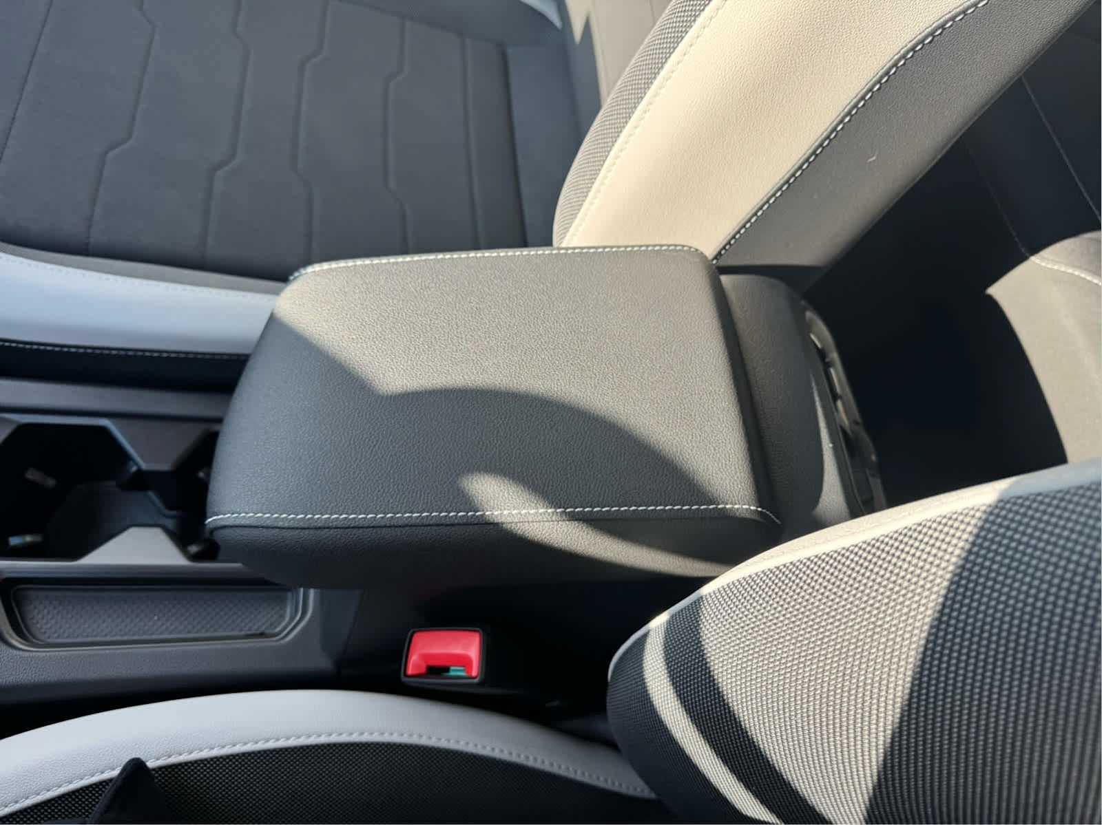 2025 Volkswagen Taos SE photo 23