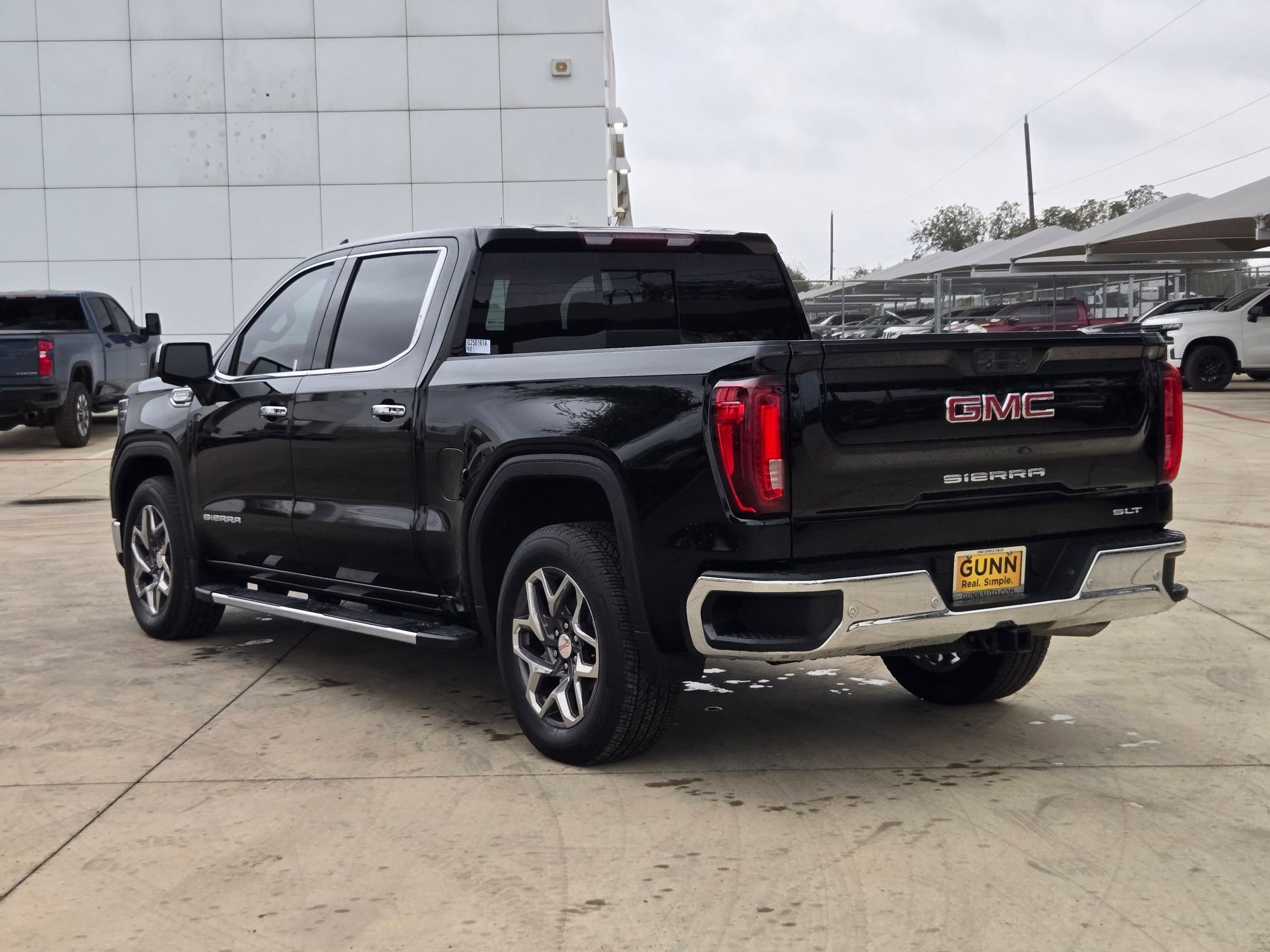 2022 Gmc Sierra 1500 SLT photo 3