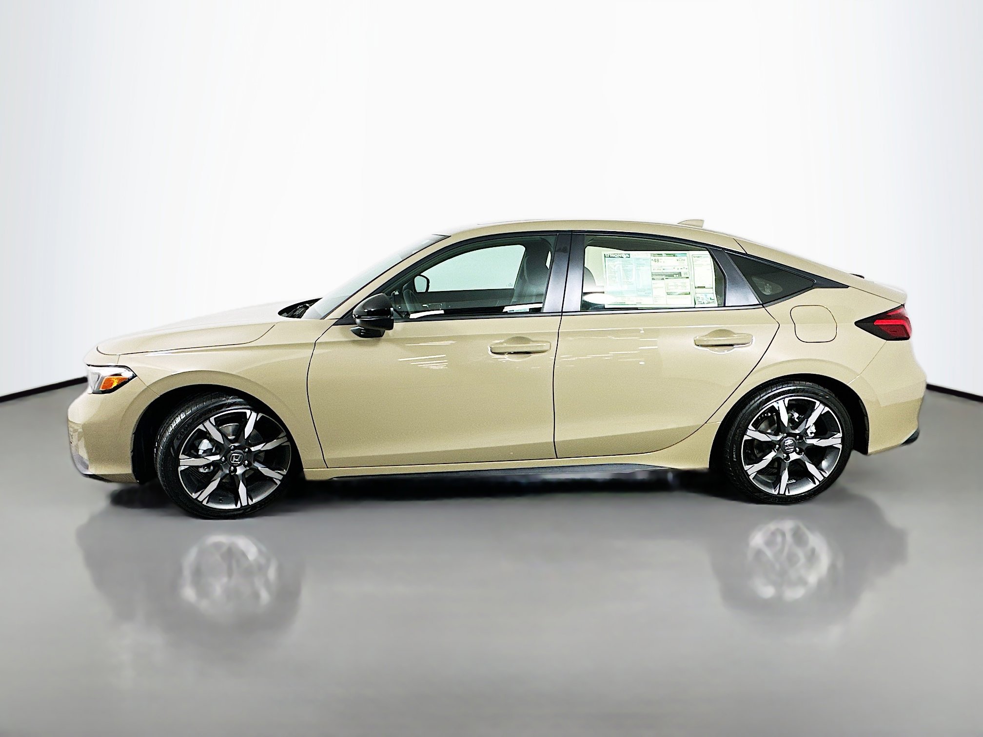 2026 Honda Civic Hatchback Touring Hybrid photo 4