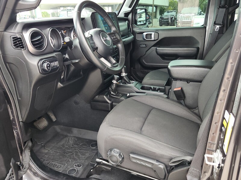 2022 Jeep Gladiator Sport S photo 3