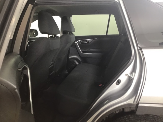 2021 Toyota RAV4 LE photo 19