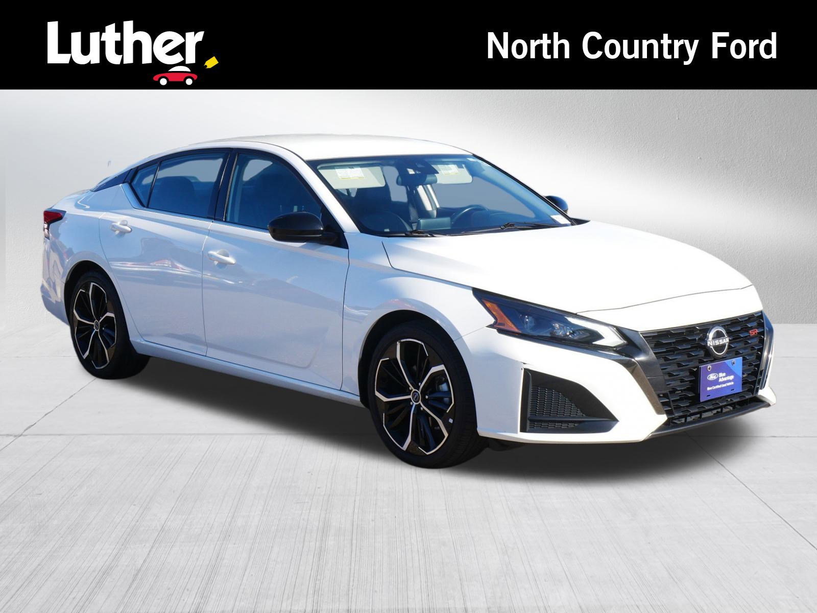 2024 Nissan Altima SR's photo