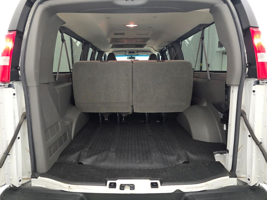 2022 Chevrolet Express 3500 LS photo 34